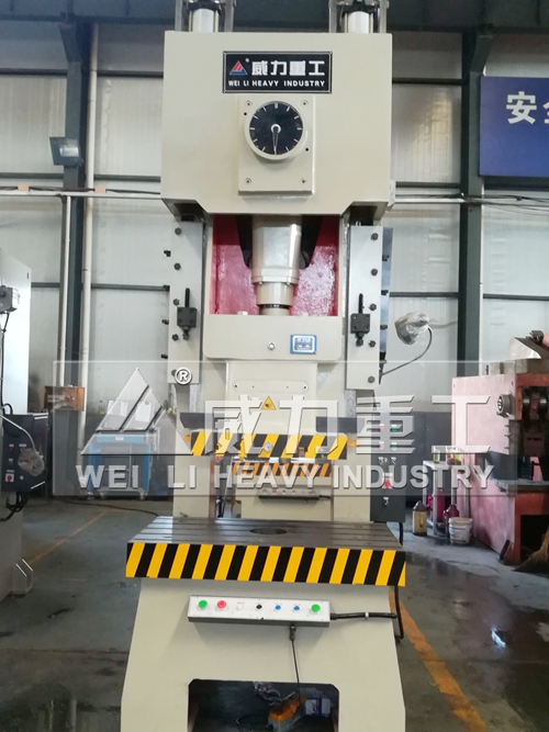 110噸氣動沖床細(xì)節(jié)展示1